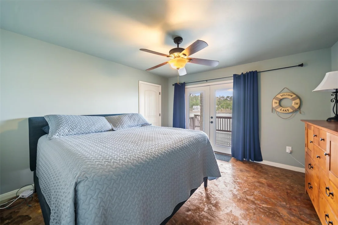 Photo of 121 Holiday Lane