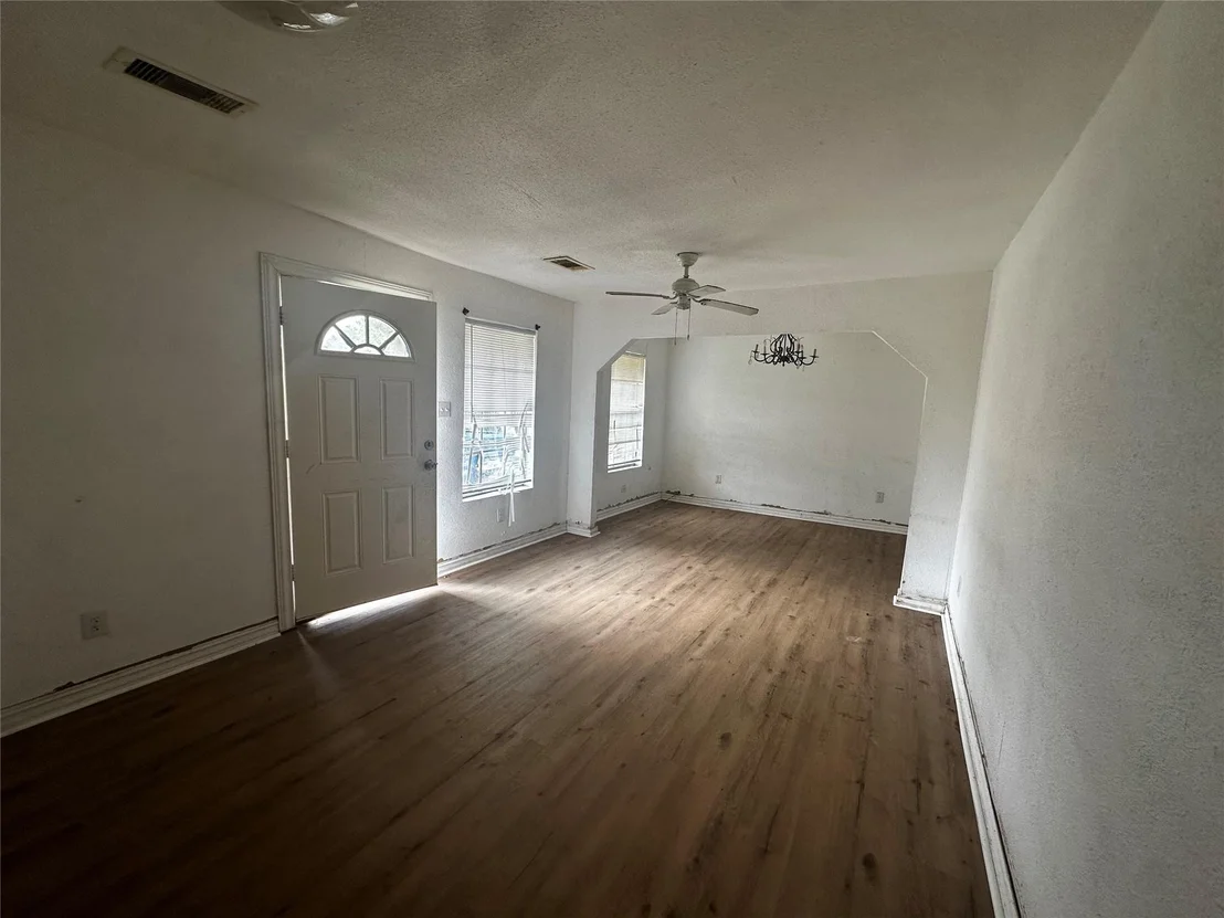 Photo of 1127 Niagara Street