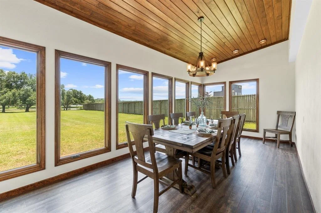 Photo of 11008 Hillside Drive
