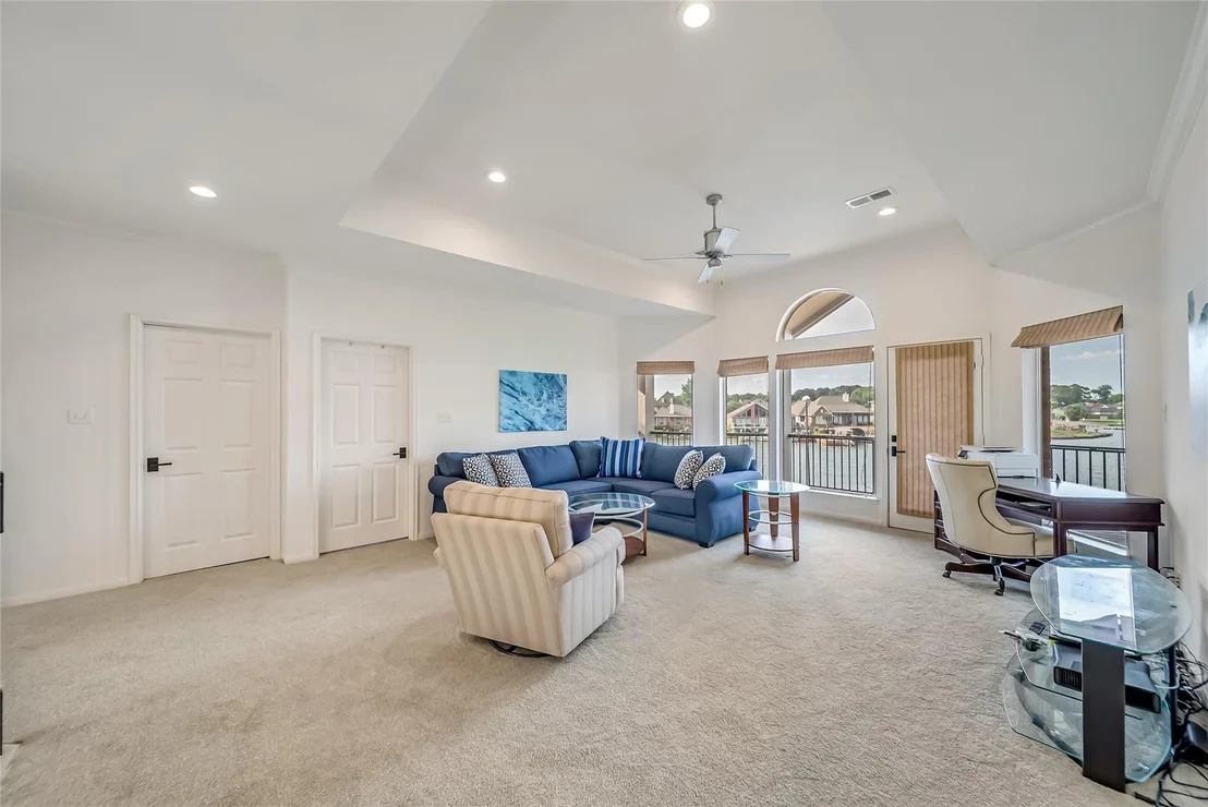 Photo of 318 Bayshore Drive