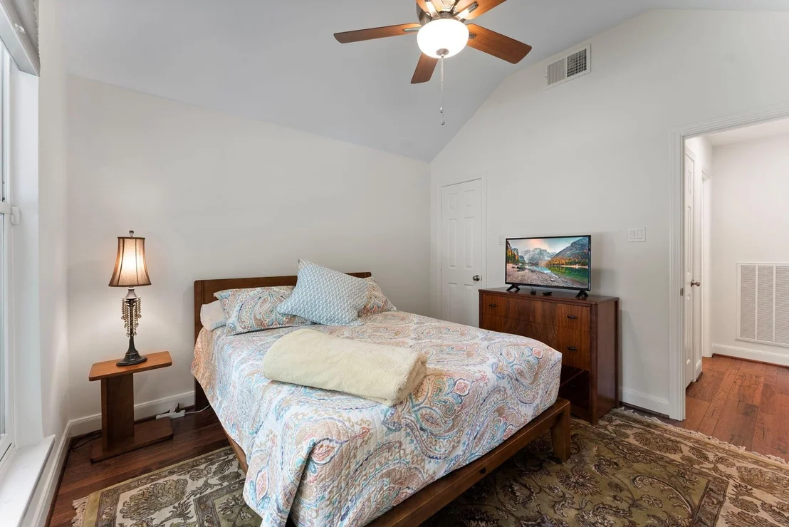 Photo of 23 S Manorcliff Place
