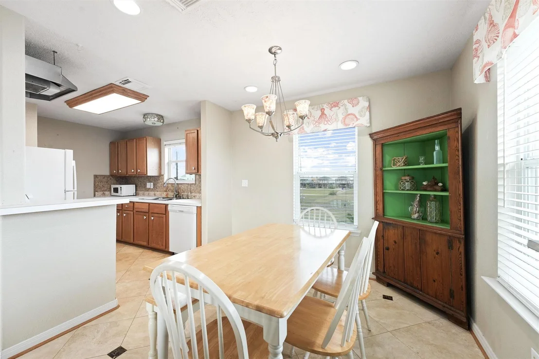 Photo of 904 Surf Drive