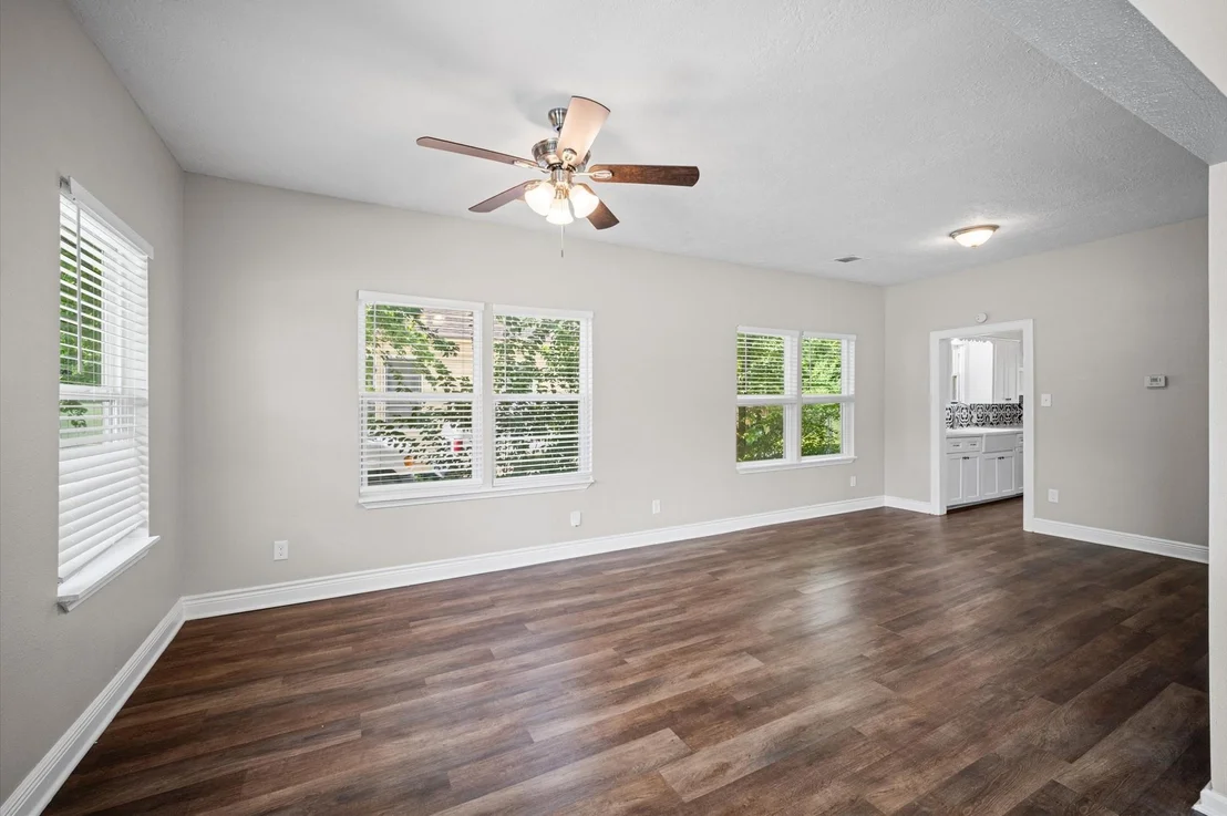Photo of 909 King Street