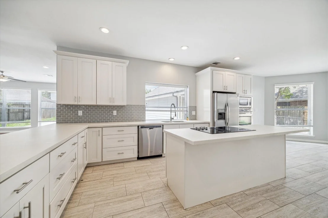 Photo of 6003 Ancient Oaks Drive