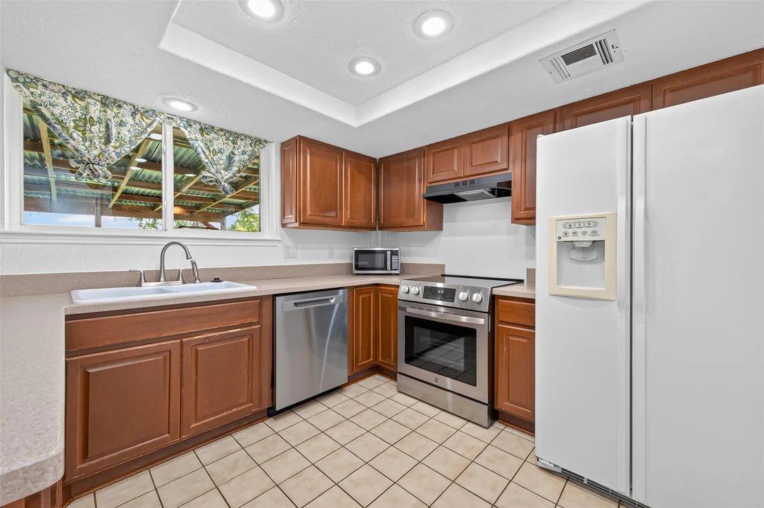 Photo of 17531 Crestline Road