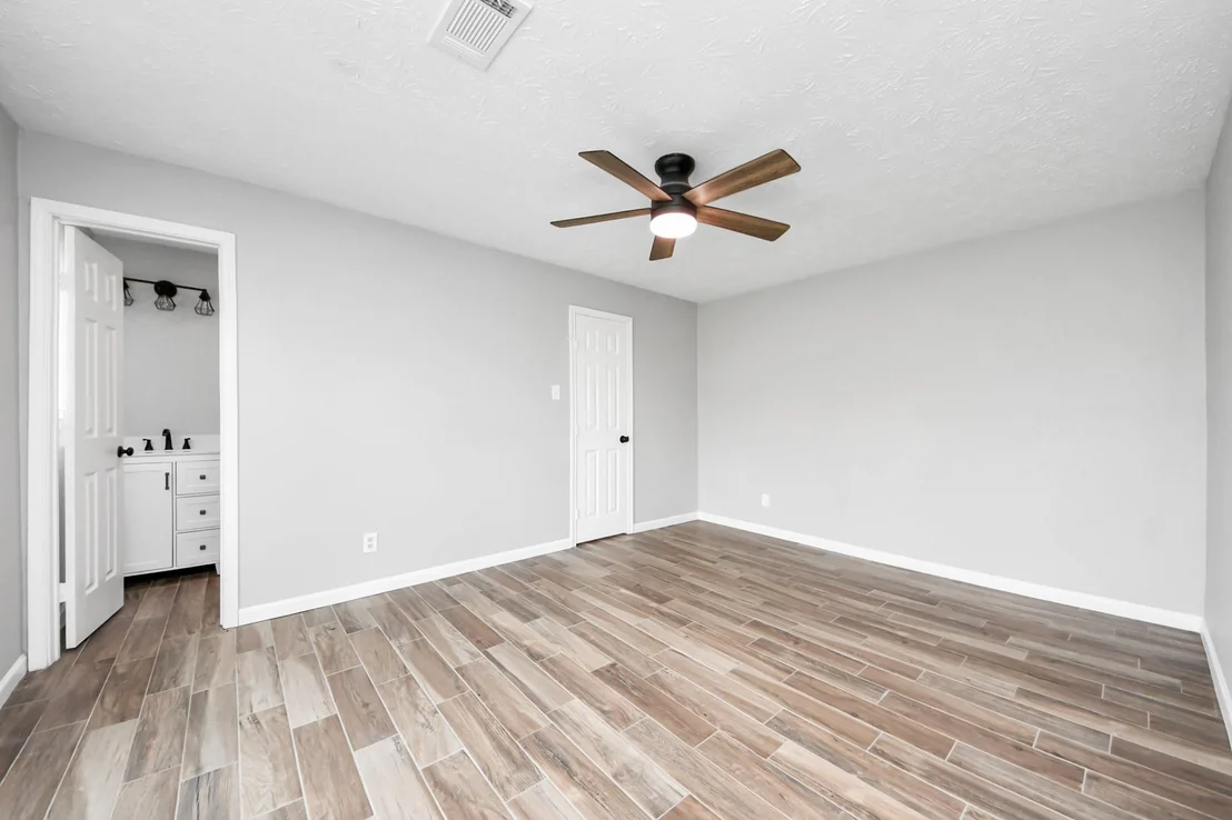 Photo of 916 Woods Drive
