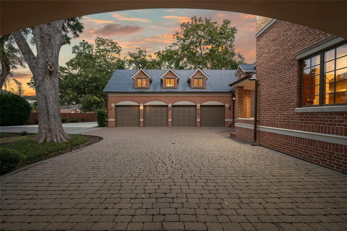 Photo of 1802 Forest Gate Circle