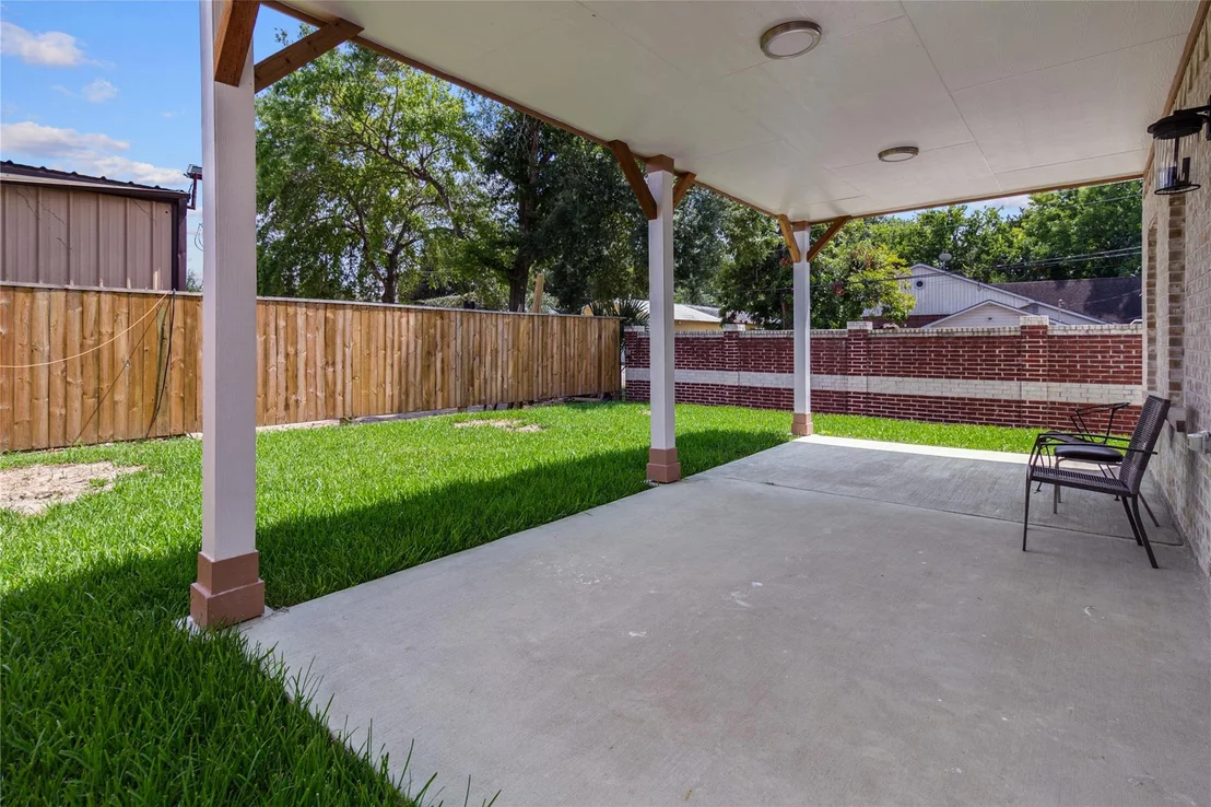 Photo of 2204 Hoskins Drive