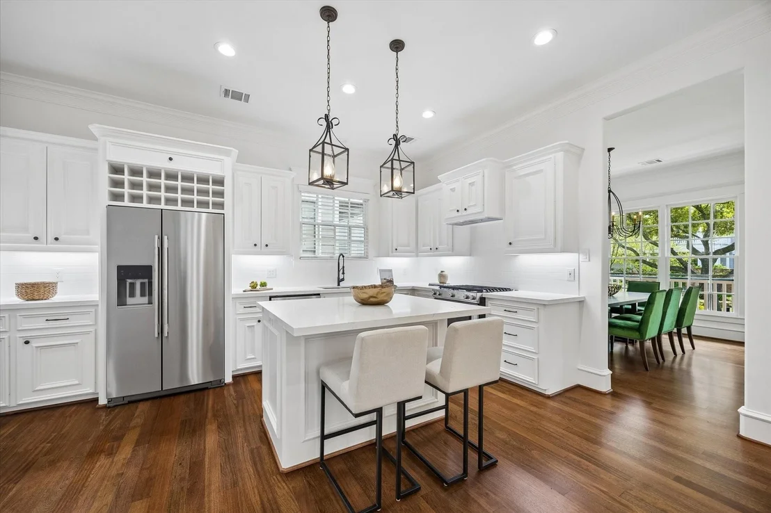 Photo of 705 W 9th Street