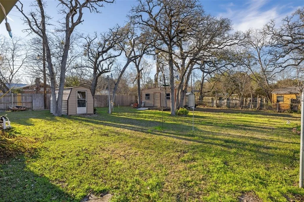 Photo of 902 Mitchell Street