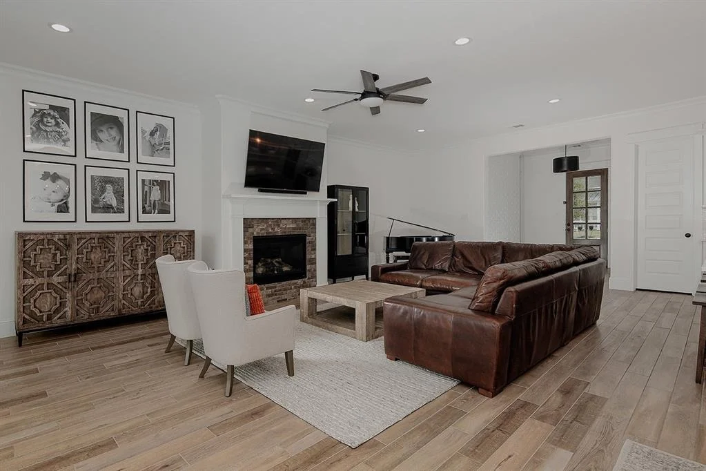 Photo of 2348 Goldenglade Drive