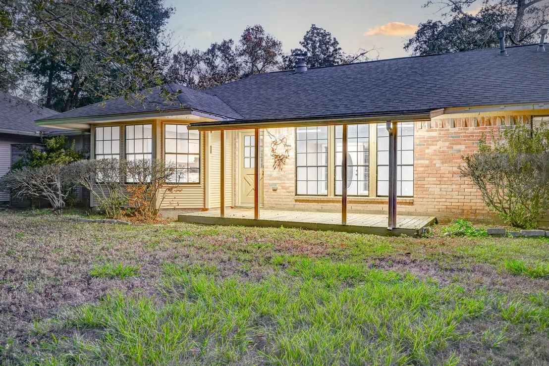 Photo of 25869 Magnolia Drive
