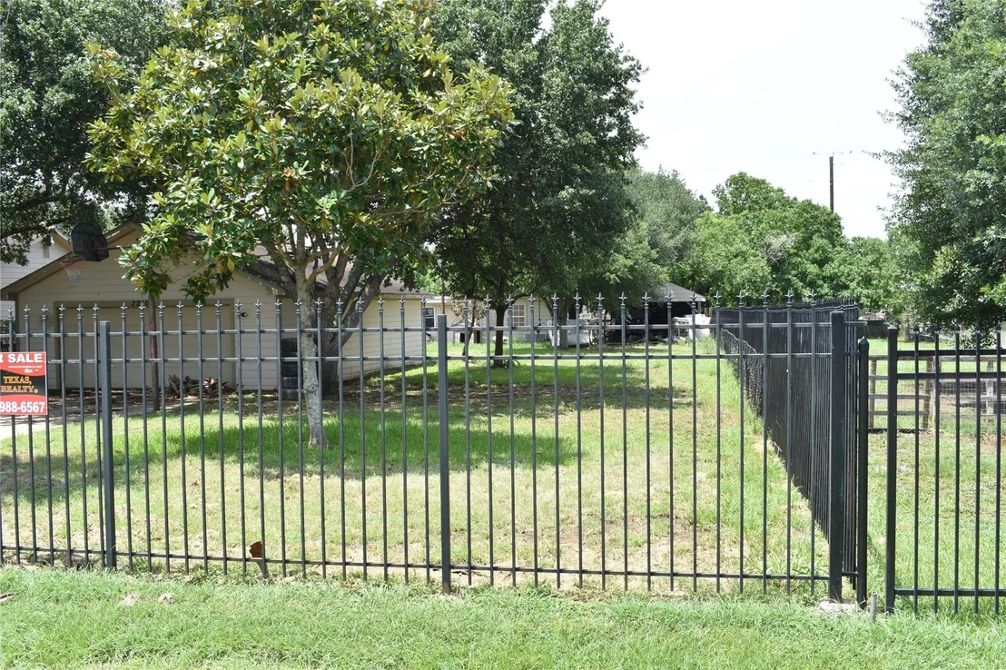 Photo of 2210 Geronimo Lane