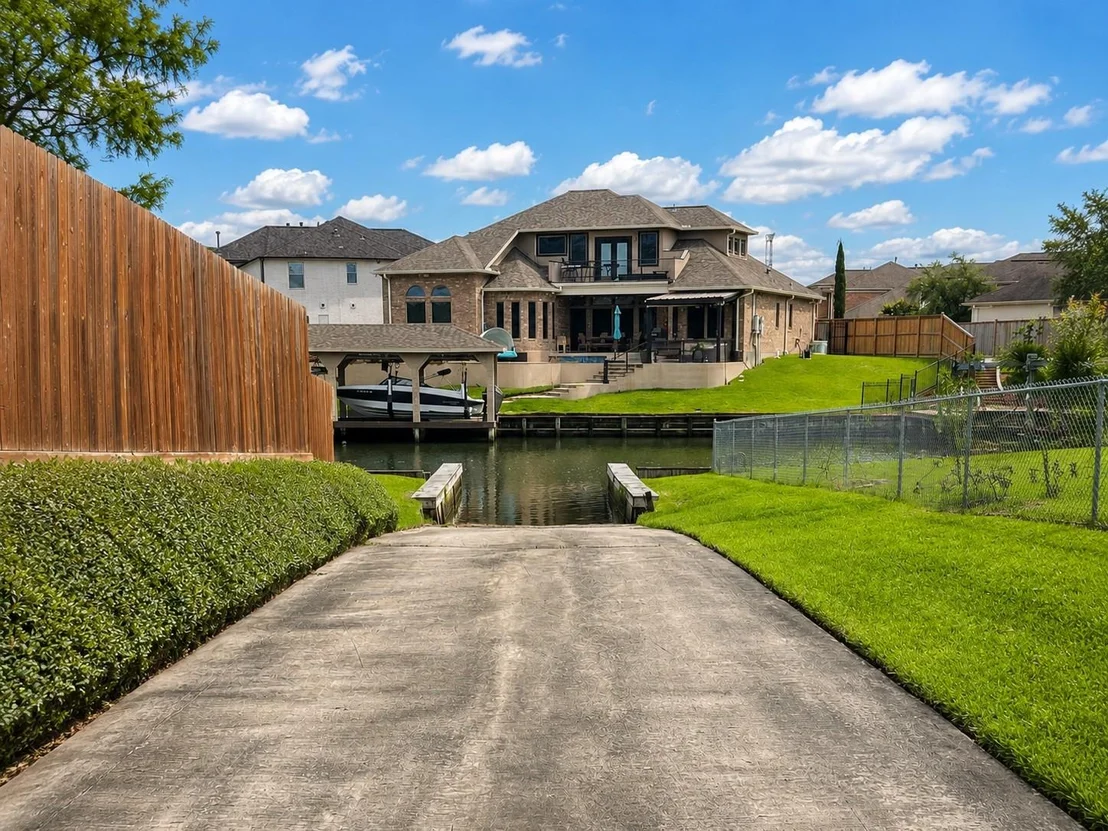 Photo of 2528 Sawyer Drive