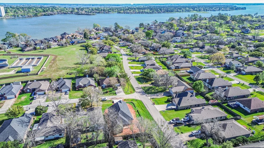 Photo of 10703 Hillside Drive