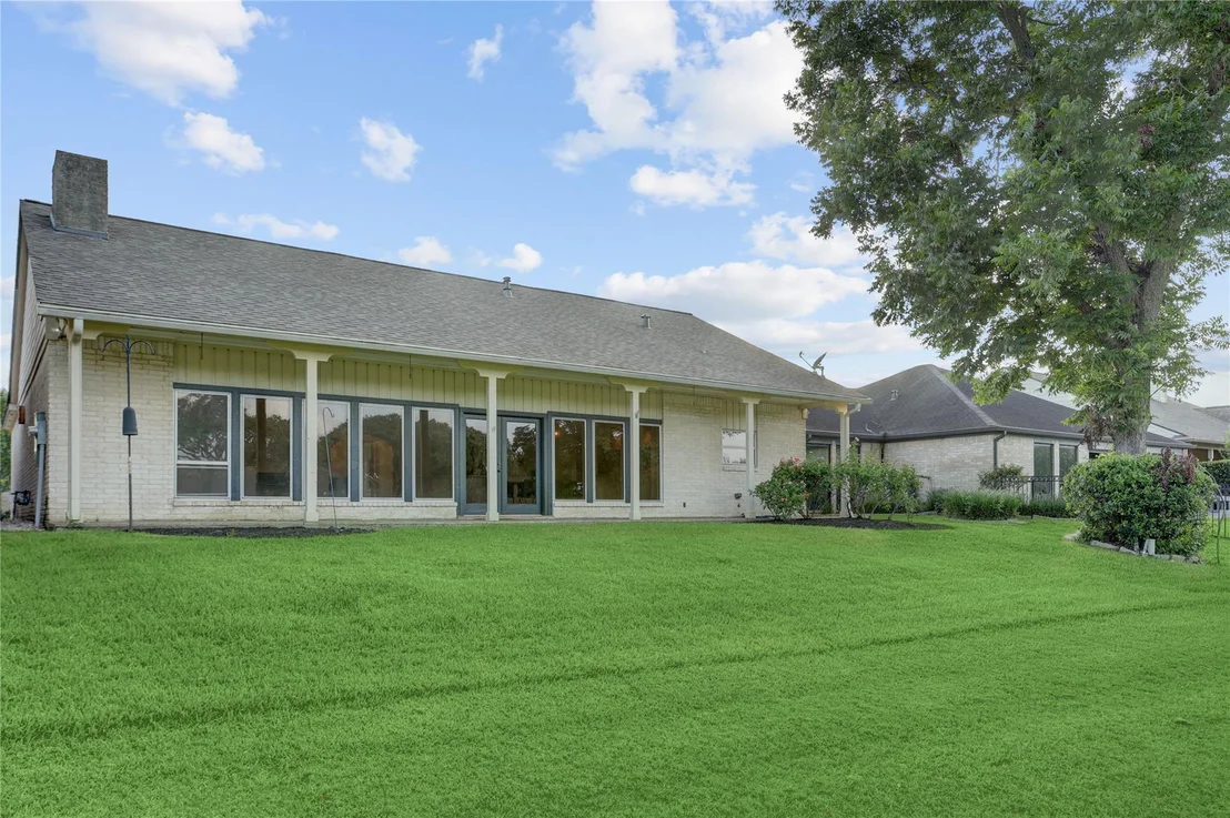 Photo of 44 Crestwood Circle