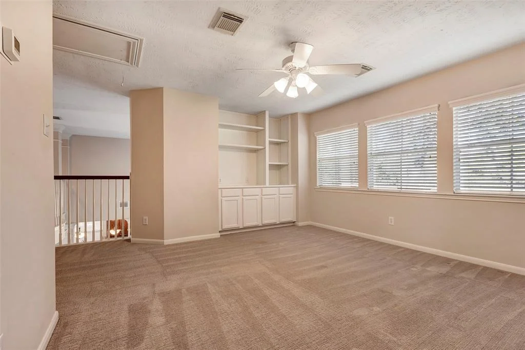 Photo of 83 N Greenvine Circle