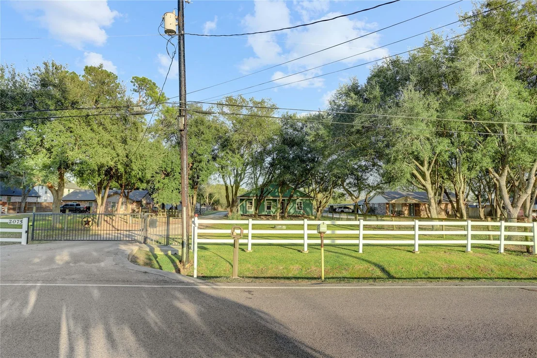 Photo of 2075 Lomax School Road