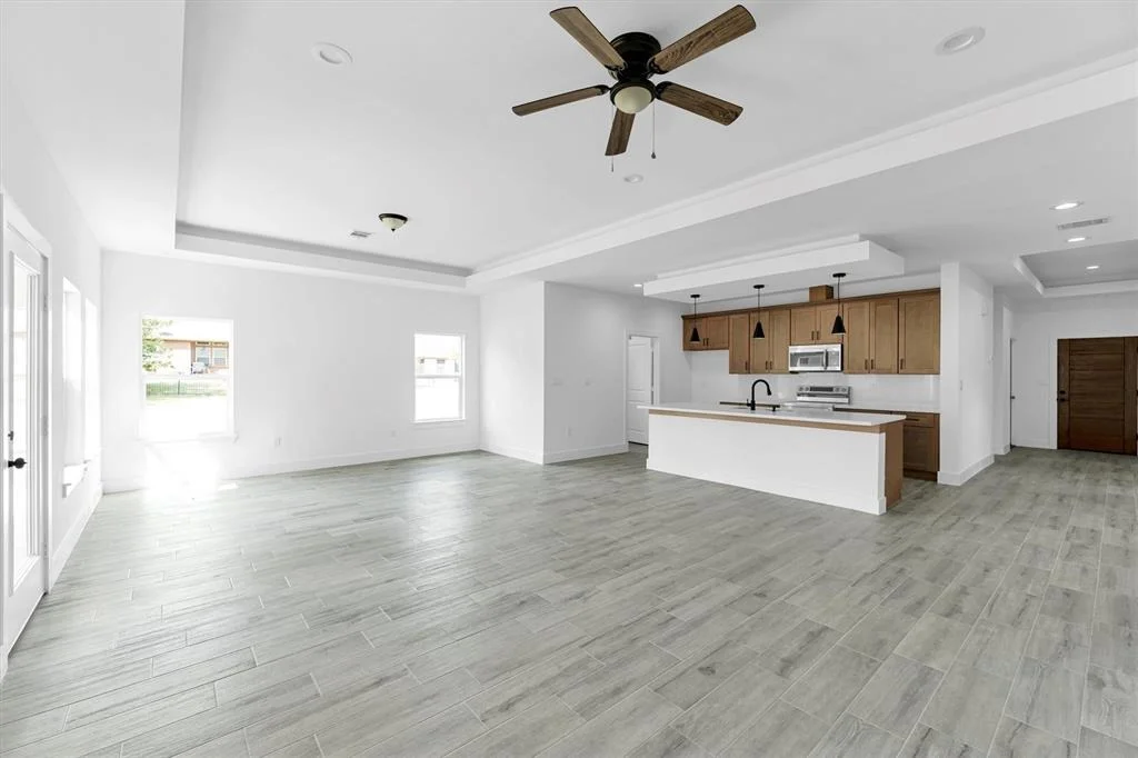 Photo of 1005 Lake View Drive