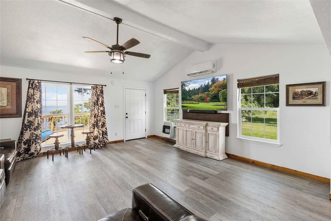 Photo of 3843 Simon Road