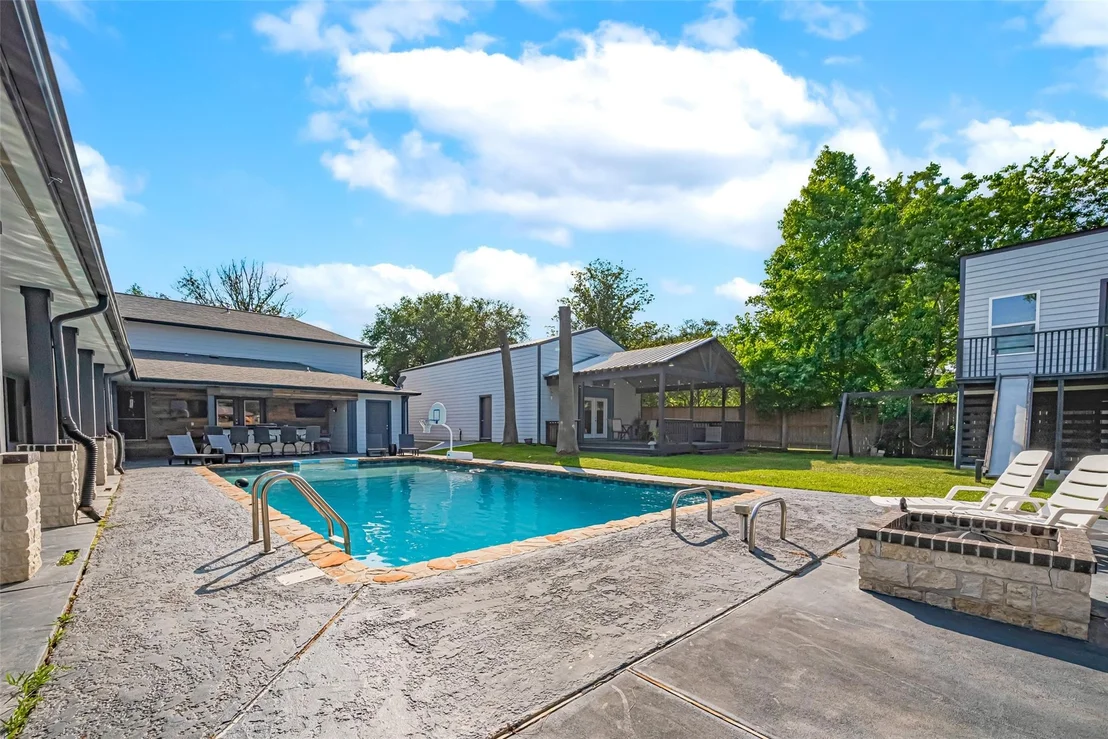 Photo of 218 Beaumont Drive