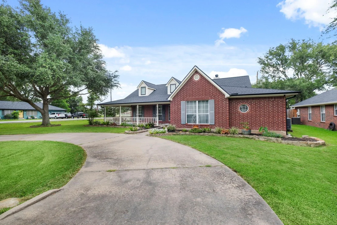 Photo of 9403 Highland Pointe Drive