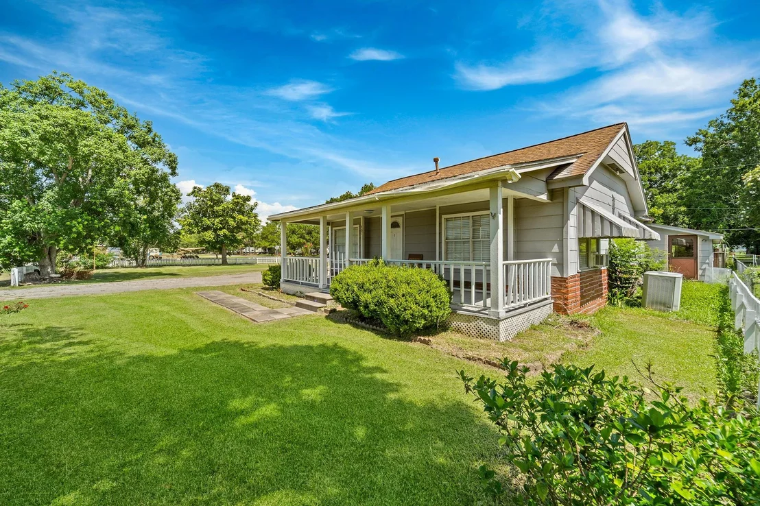 Photo of 401 Lee Avenue