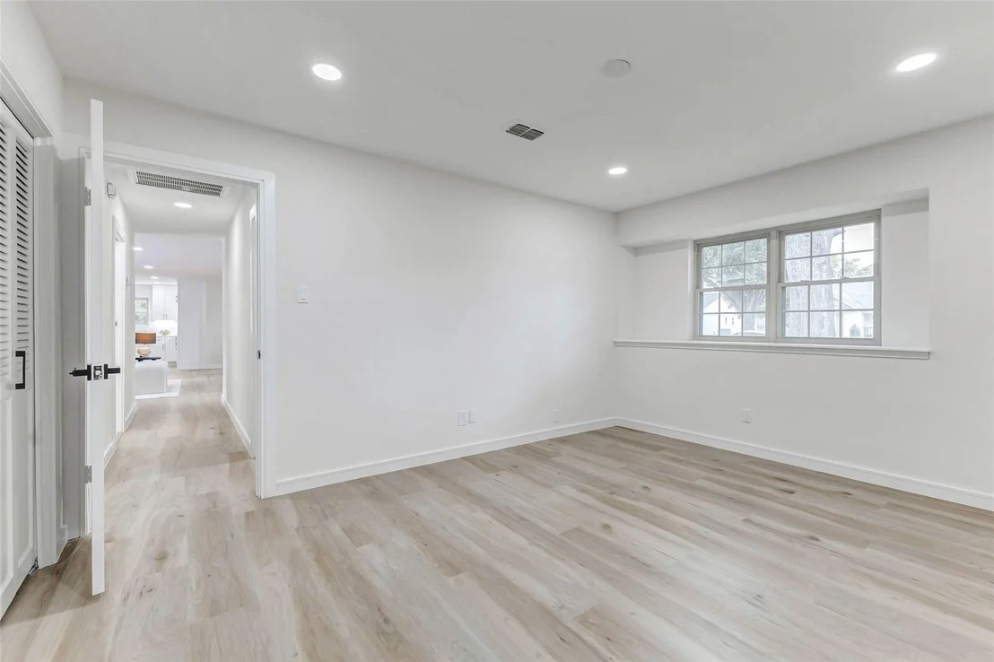 Photo of 9923 Emnora Lane