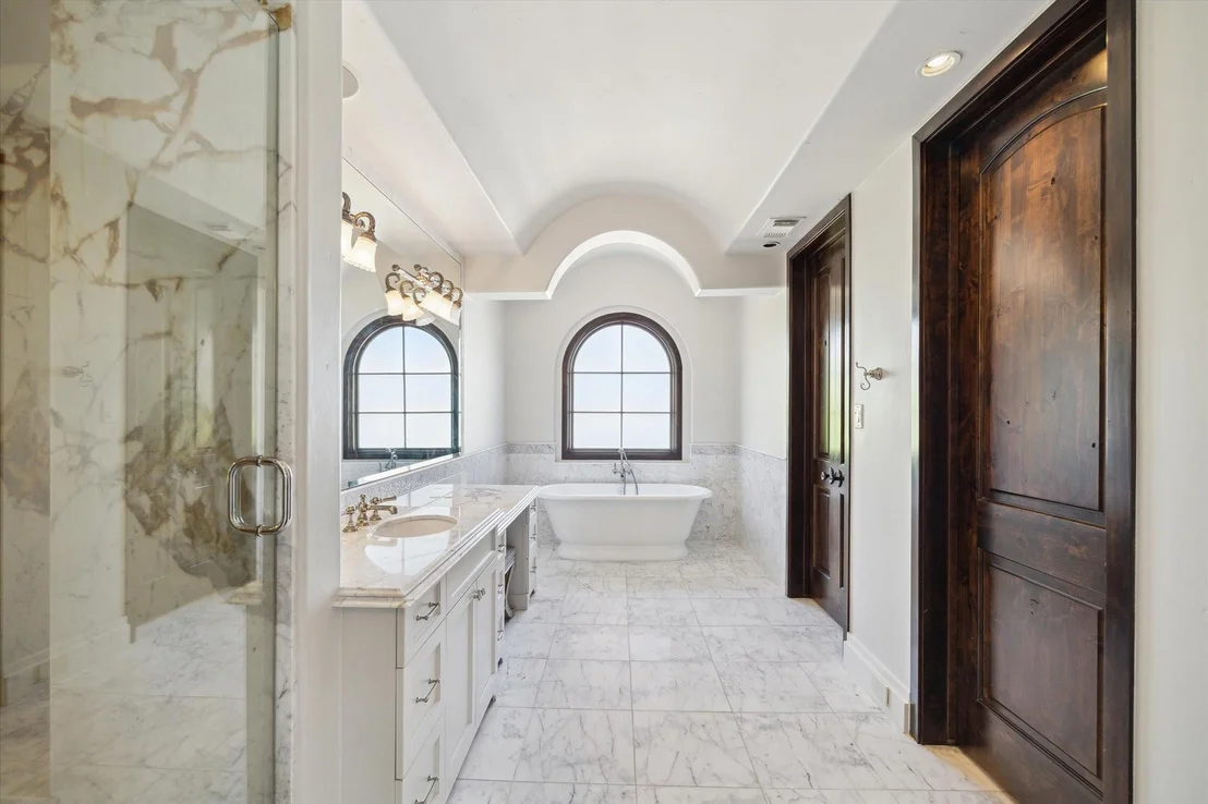 Photo of 5556 Lynbrook Drive