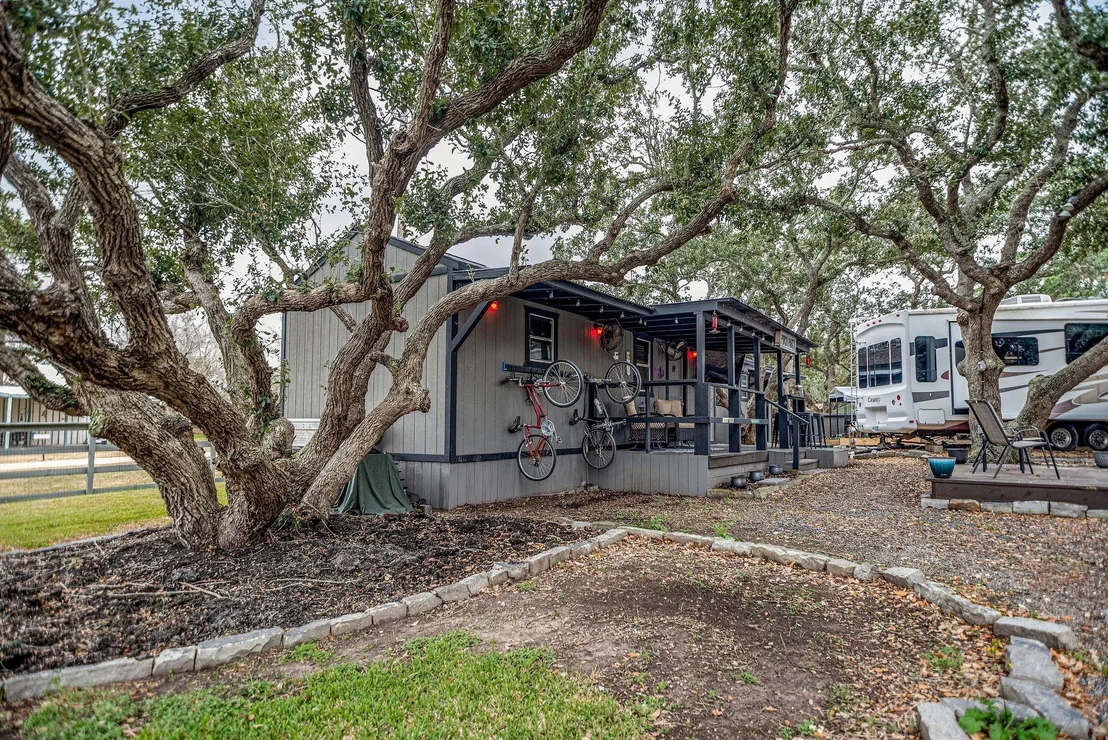 Photo of 1236 Riverside Drive