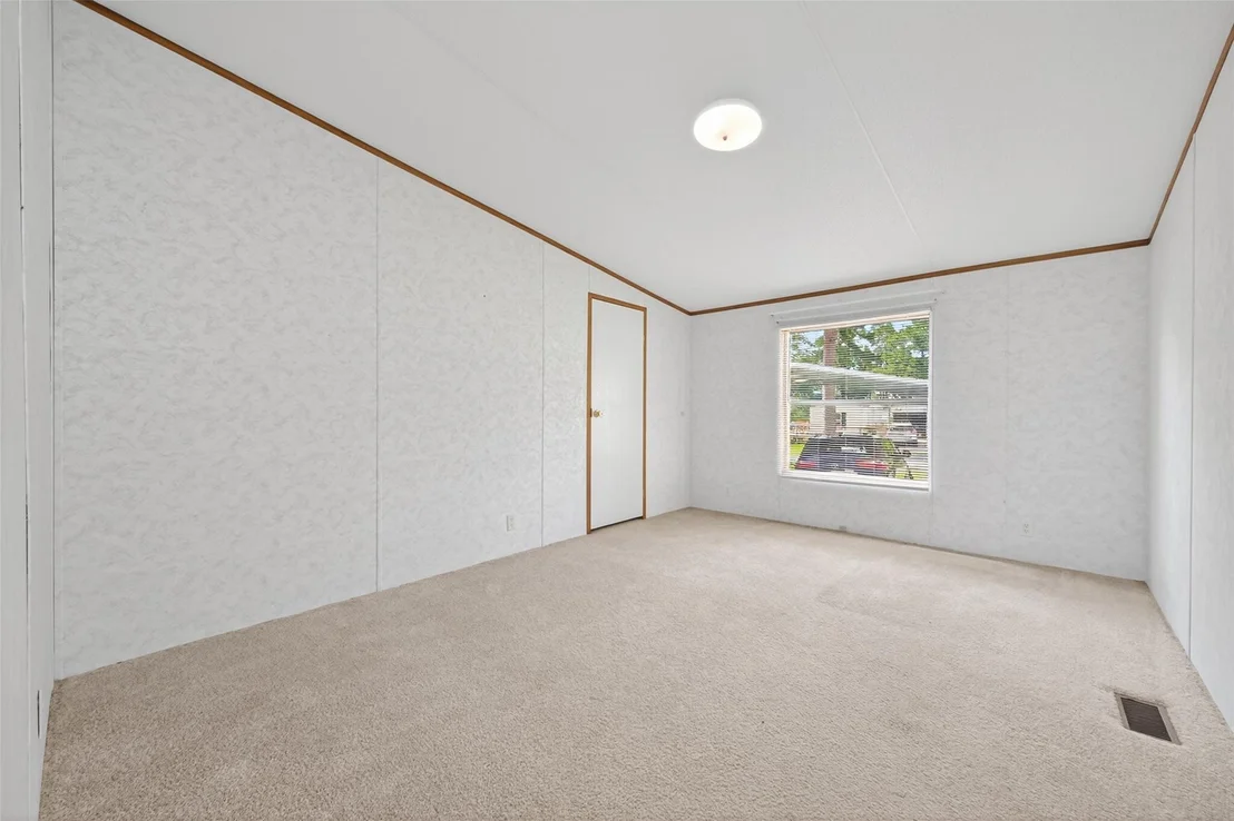 Photo of 121 E Oak Shadows