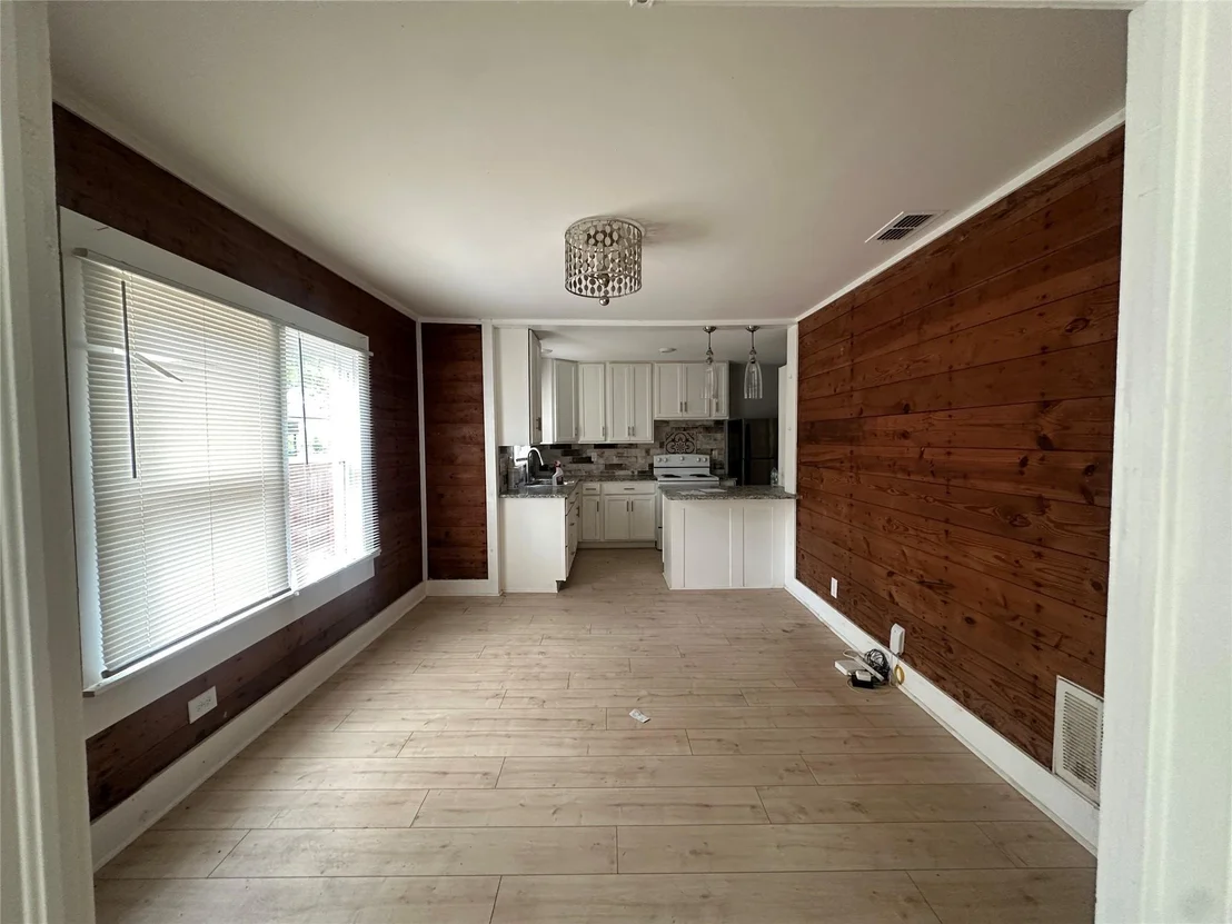 Photo of 617 N Trinity St