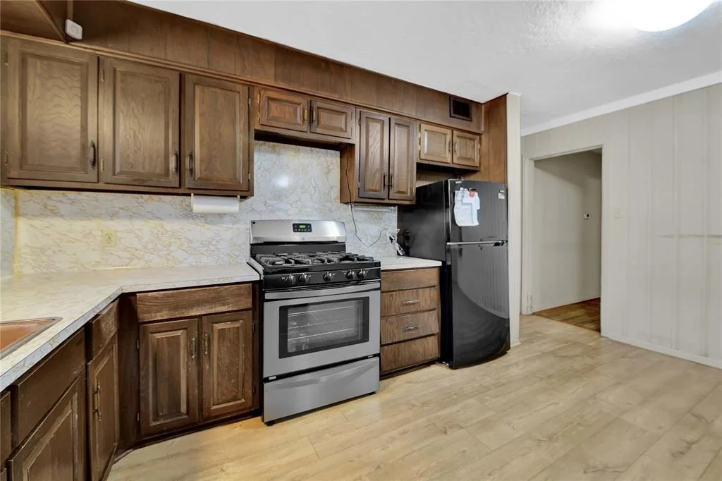 Photo of 2212 Helen Street