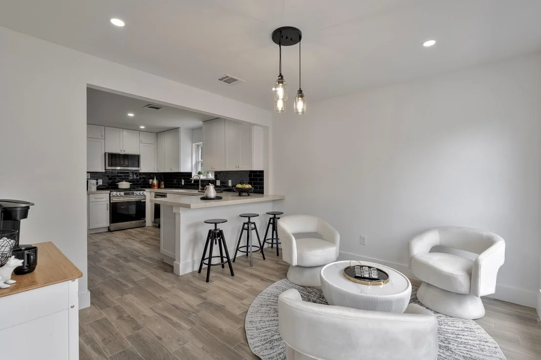 Photo of 3807 Midforest Drive
