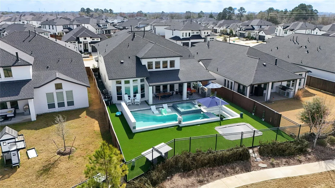 Photo of 1815 Longcroft Lane