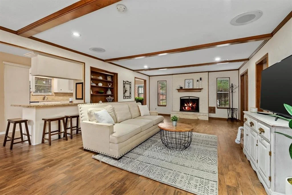 Photo of 18022 Longcliffe Drive