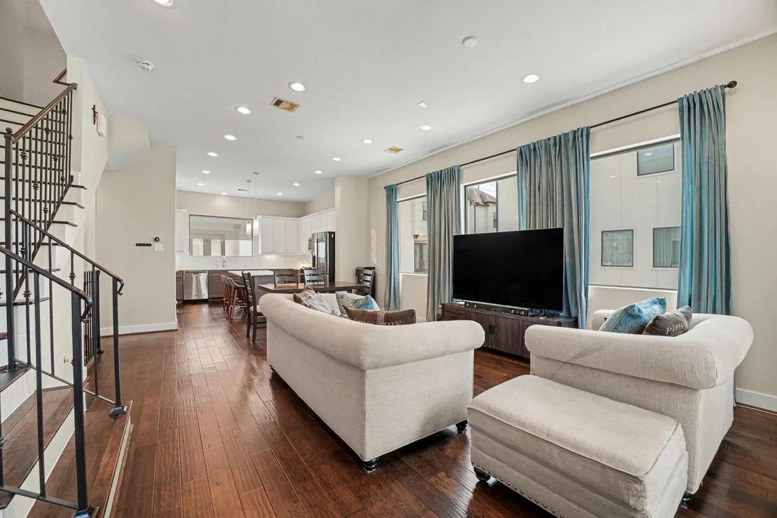 Photo of 1156 Wycliffe Drive