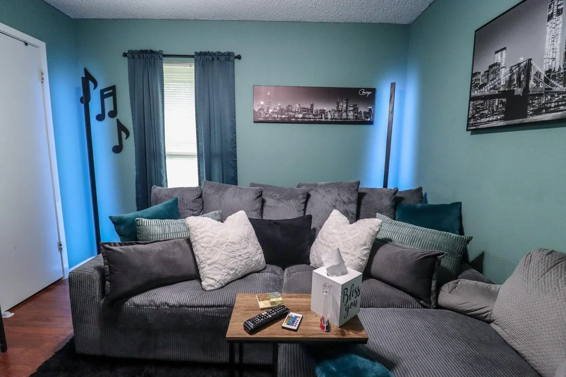 Photo of 2055 Stacy Street