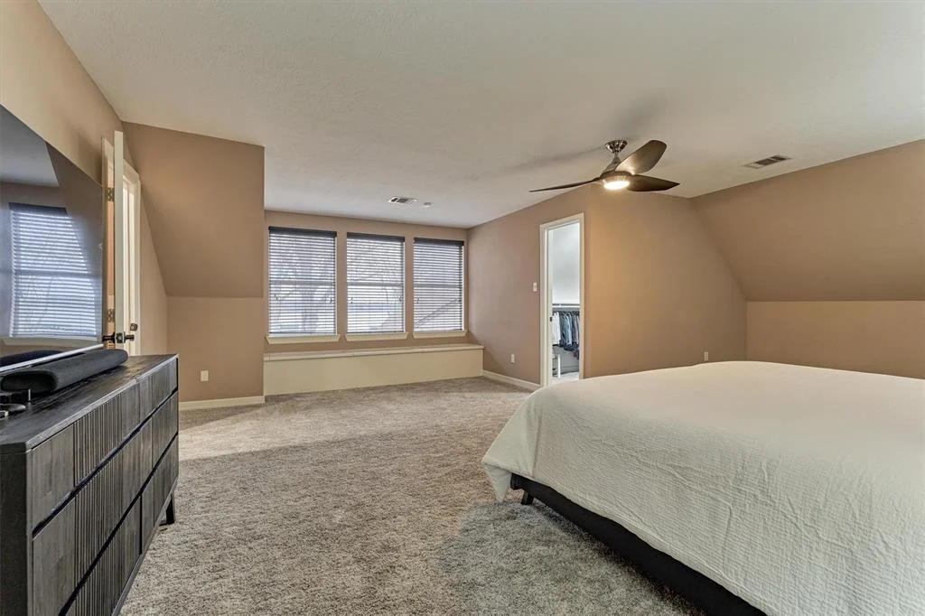 Photo of 1010 The Cliffs Boulevard