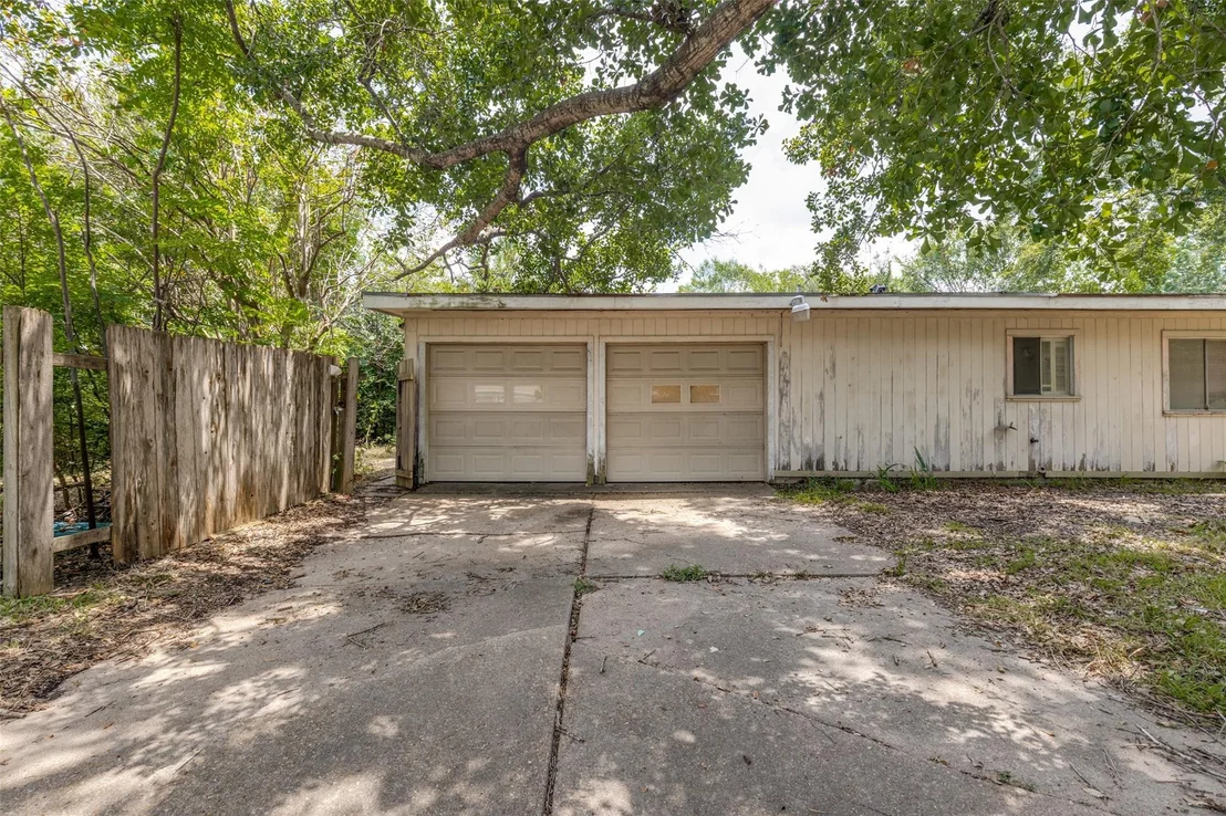 Photo of 7234 Edgemoor Drive