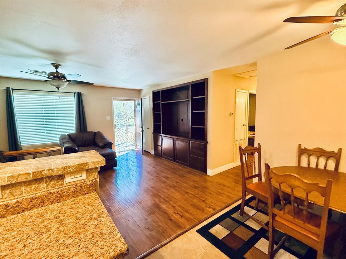 Photo of 338 Calumet Drive