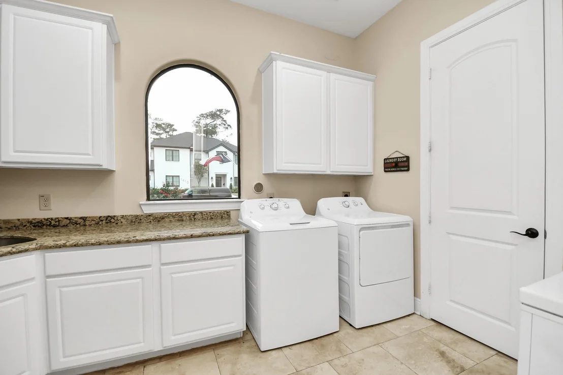 Photo of 1611 Lynnview Drive