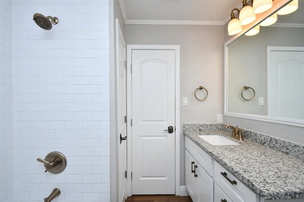 Photo of 5513 Commodore Drive