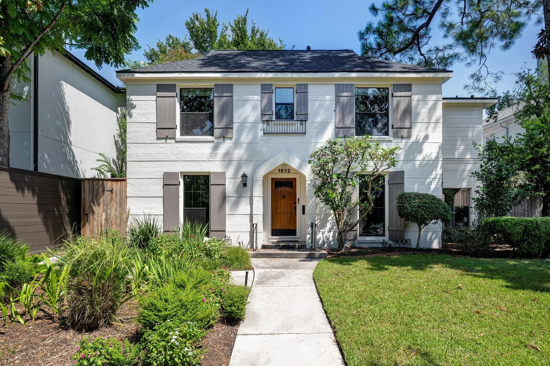Photo of 1832 Albans Road