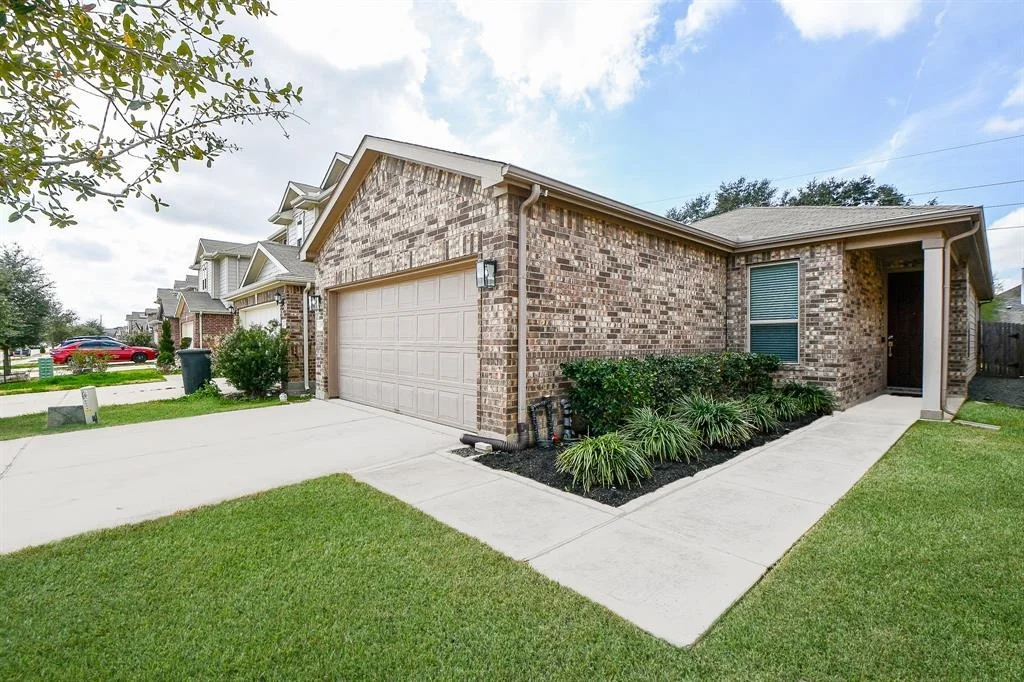 Photo of 6839 Knoll Spring Way