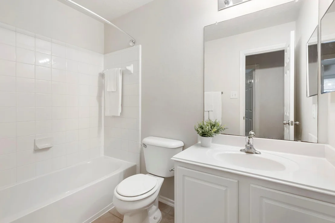 Photo of 215 W Stedhill Loop