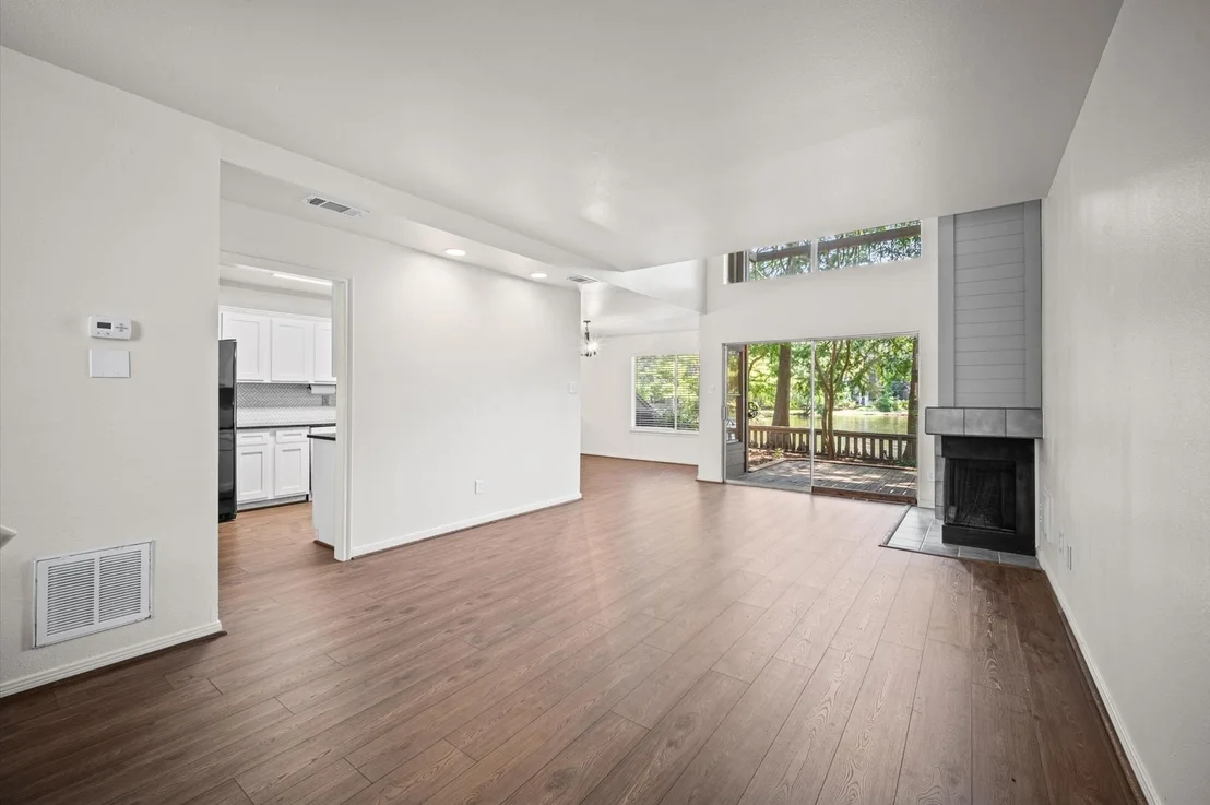 Photo of 13 Lakeridge Drive