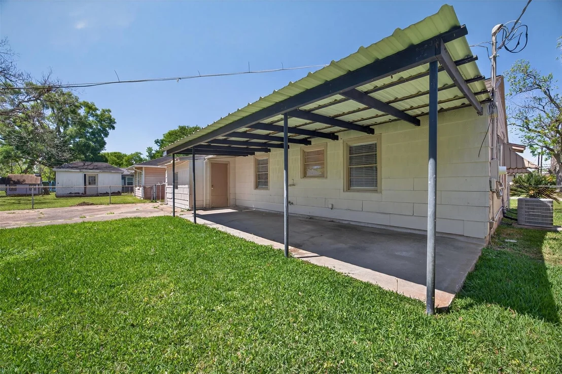 Photo of 920 Nottingham Drive