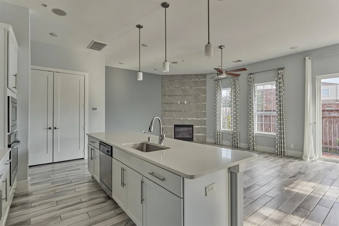 Photo of 2113 Solstice Boulevard