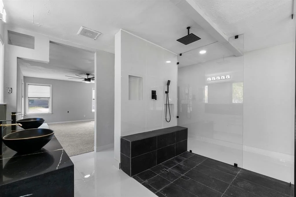 Photo of 1610 Shady Oaks Drive